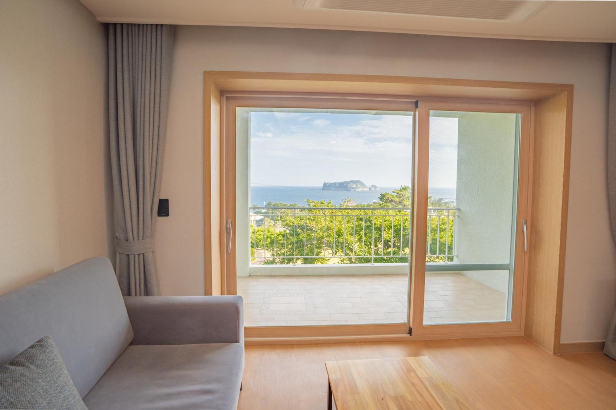 Seaore Resort Seogwipo Bagian luar foto